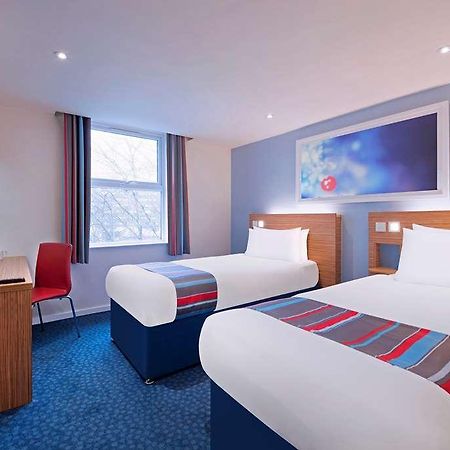 Travelodge フリムリー エクステリア 写真
