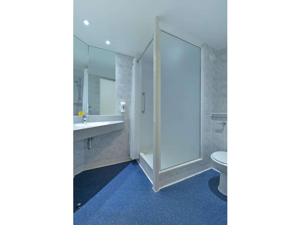Travelodge フリムリー エクステリア 写真