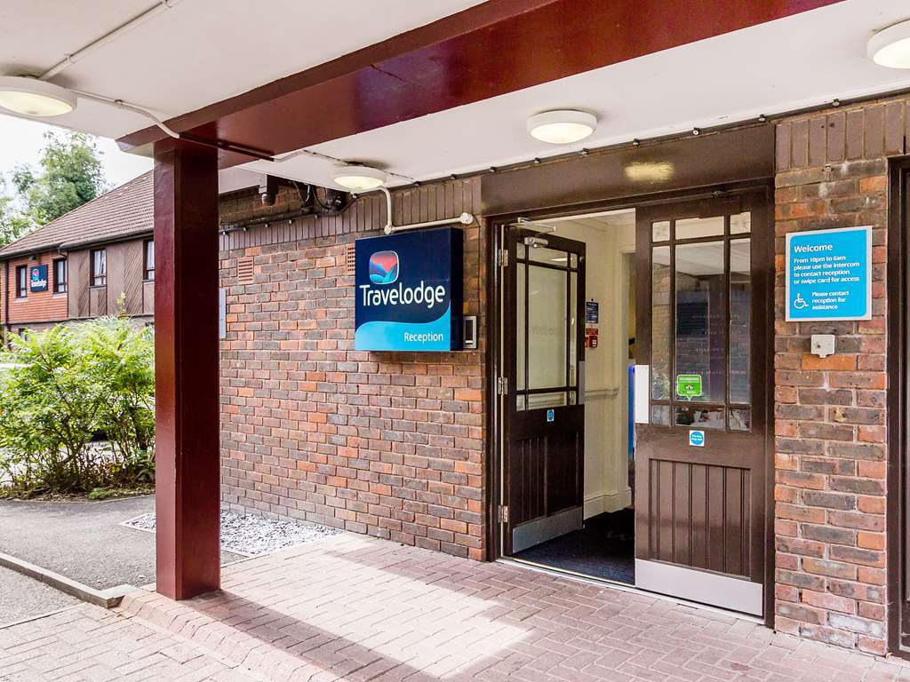 Travelodge フリムリー エクステリア 写真